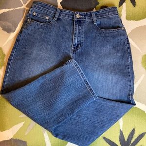 COSMOPOLITAN CROPPED JEANS